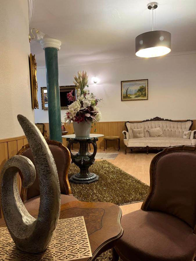 Hotel Bolero Gyor Bagian luar foto