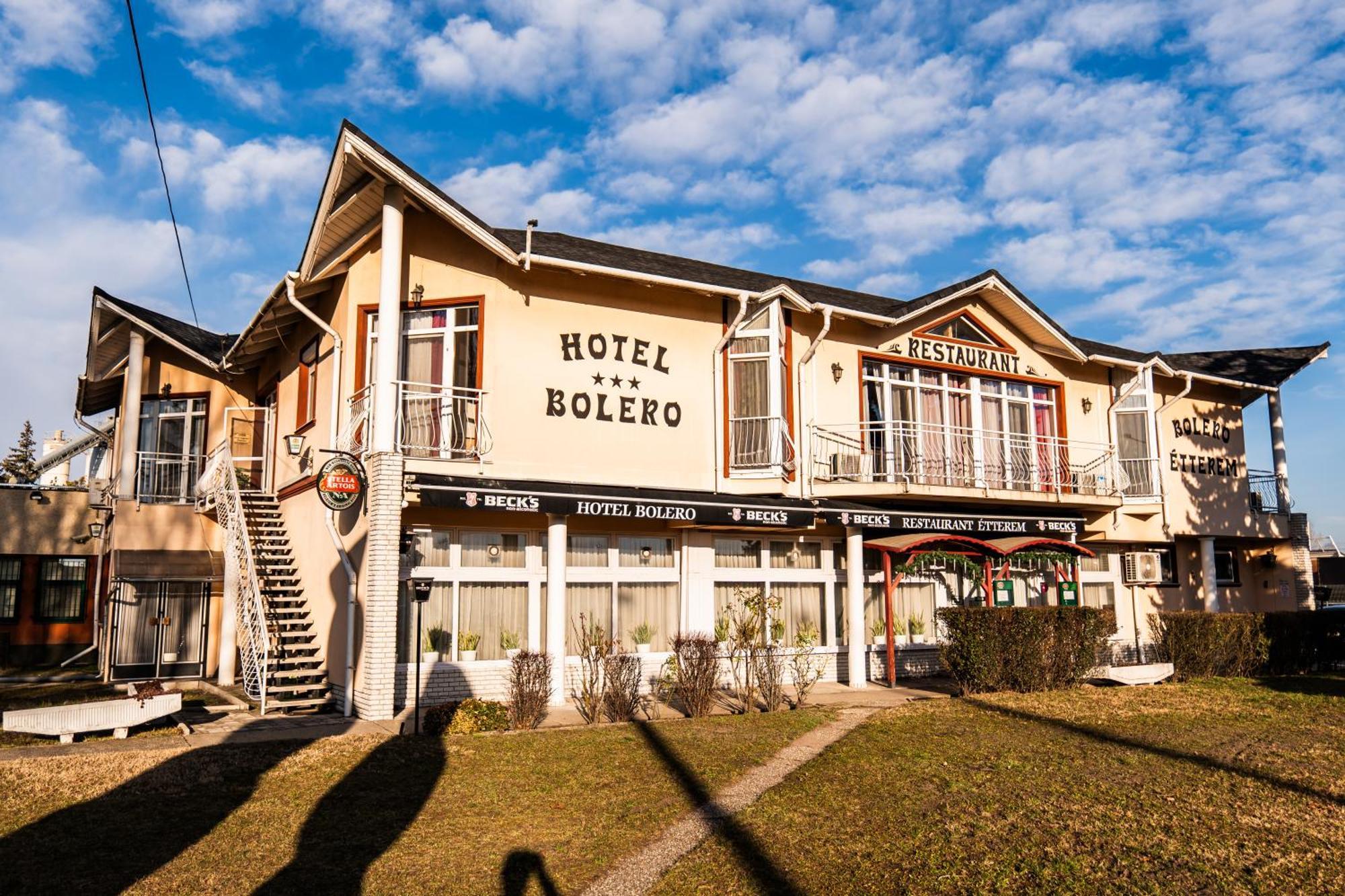 Hotel Bolero Gyor Bagian luar foto