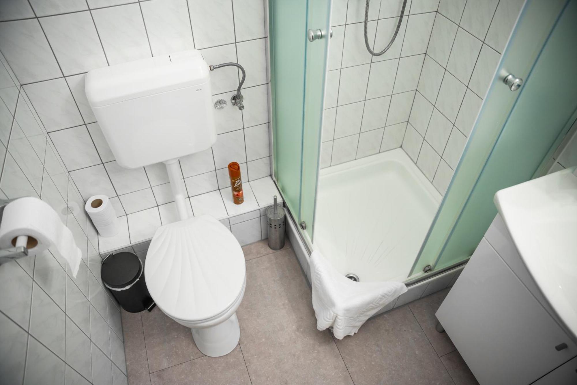 Hotel Bolero Gyor Bagian luar foto